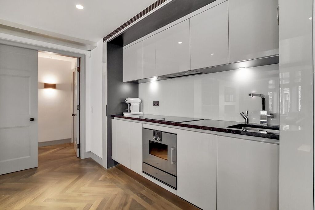 Property photo 2 of 11 Jll