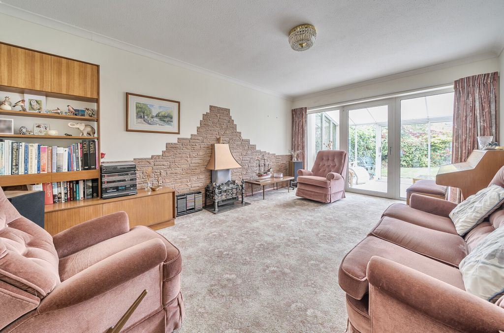 Property photo 3 of 13 1363038-9-68E90Bd...
