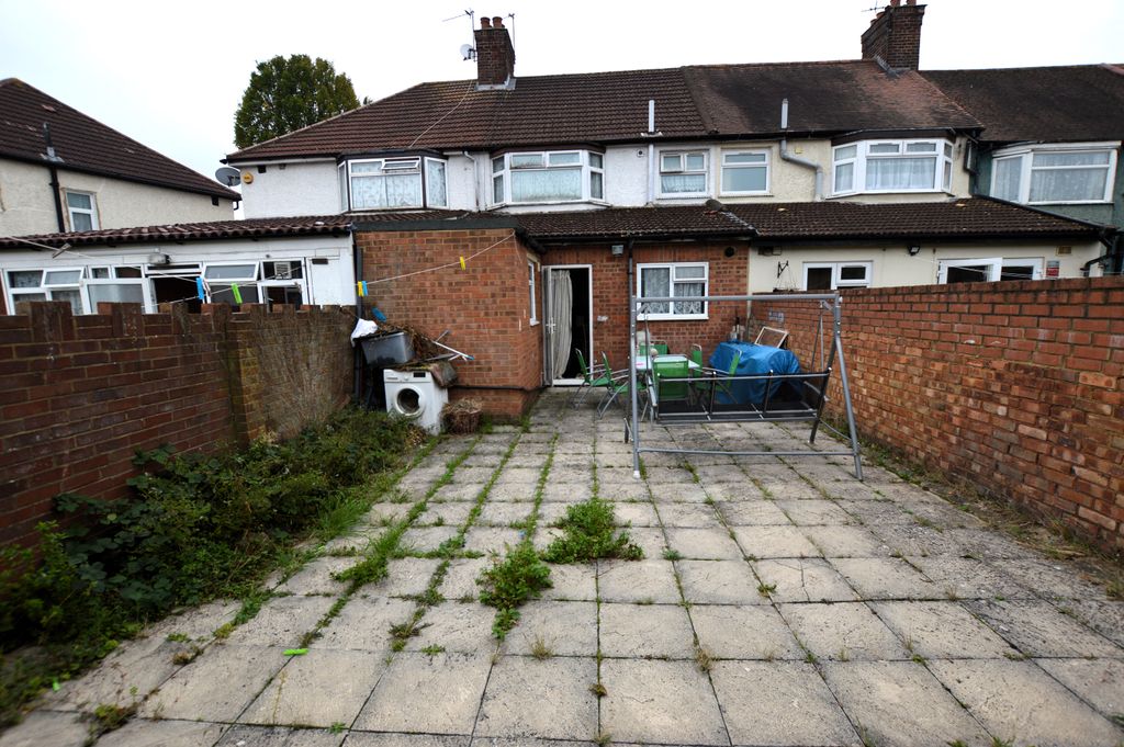 Property photo 2 of 19