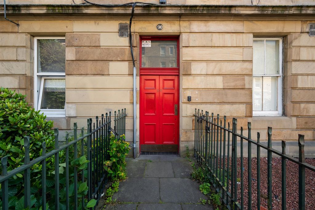 Property photo 2 of 16 Iona Street-2.Jpg