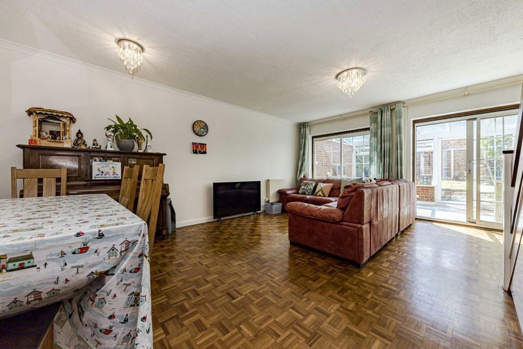 Property photo 2 of 7