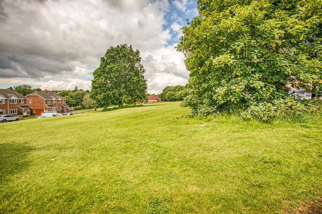 Property photo 2 of 22