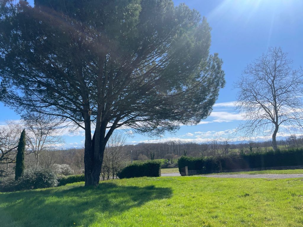 Property photo 2 of 50