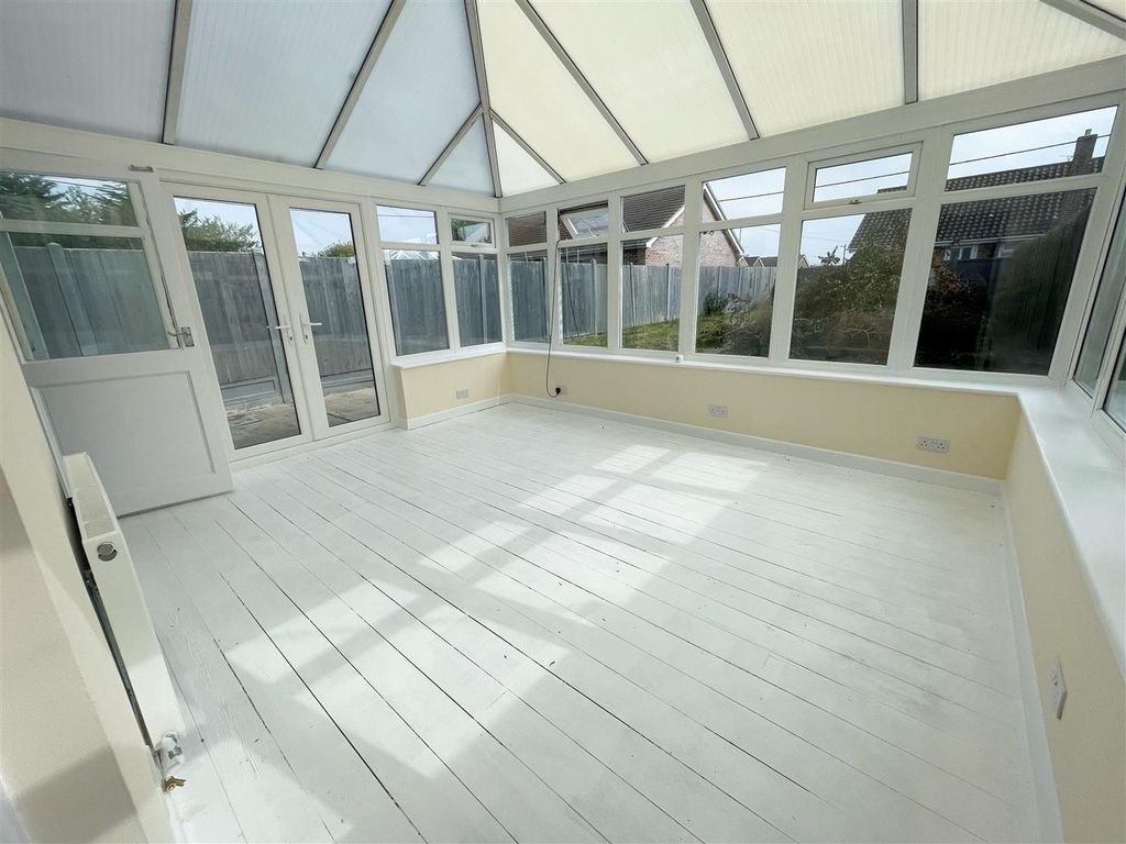 Property photo 3 of 12 Conservatory