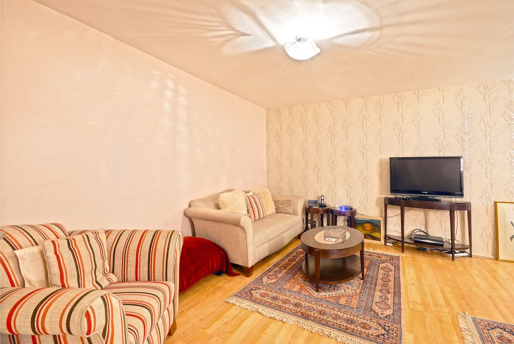 Property photo 3 of 6