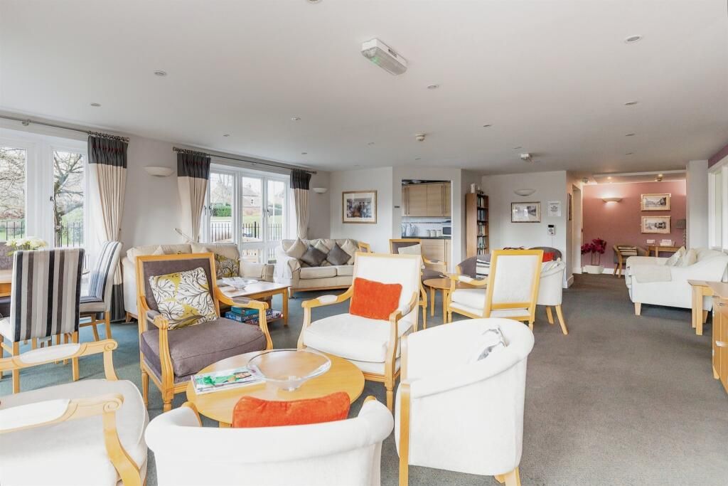 Property photo 2 of 11