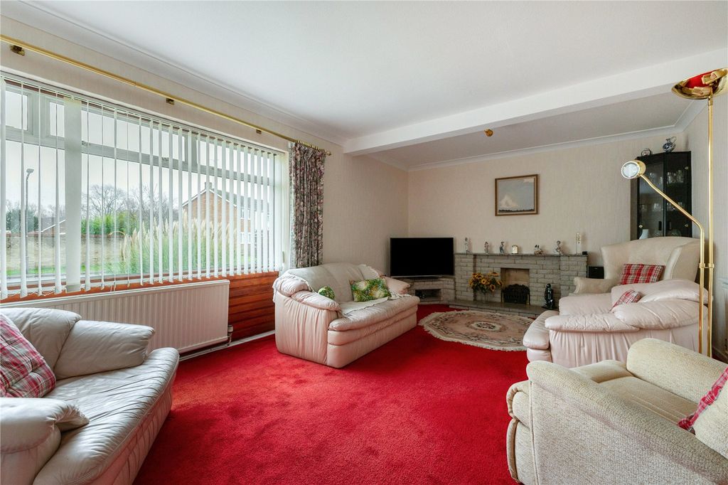 Property photo 3 of 12 Sitting Room