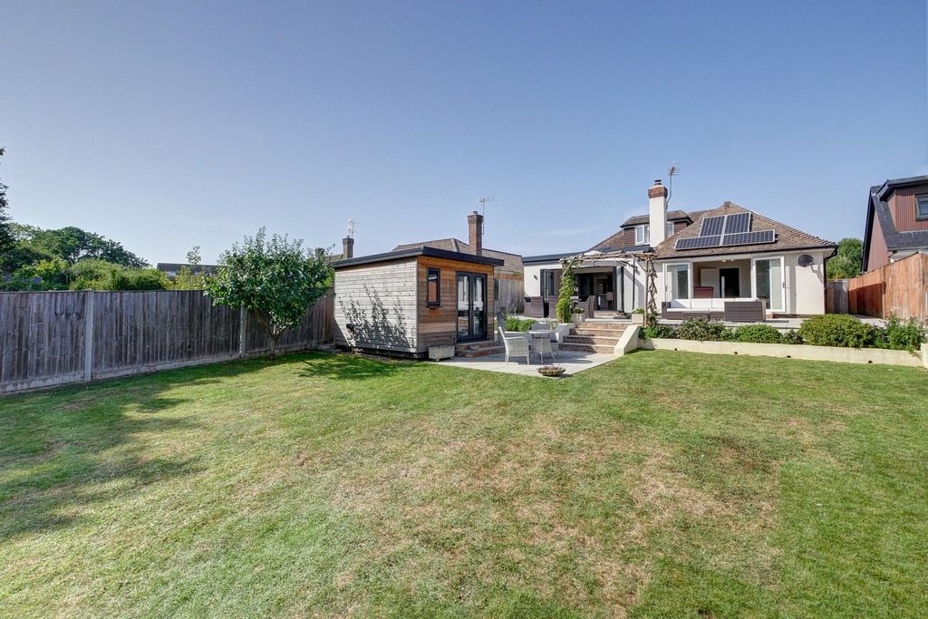 Property photo 1 of 31