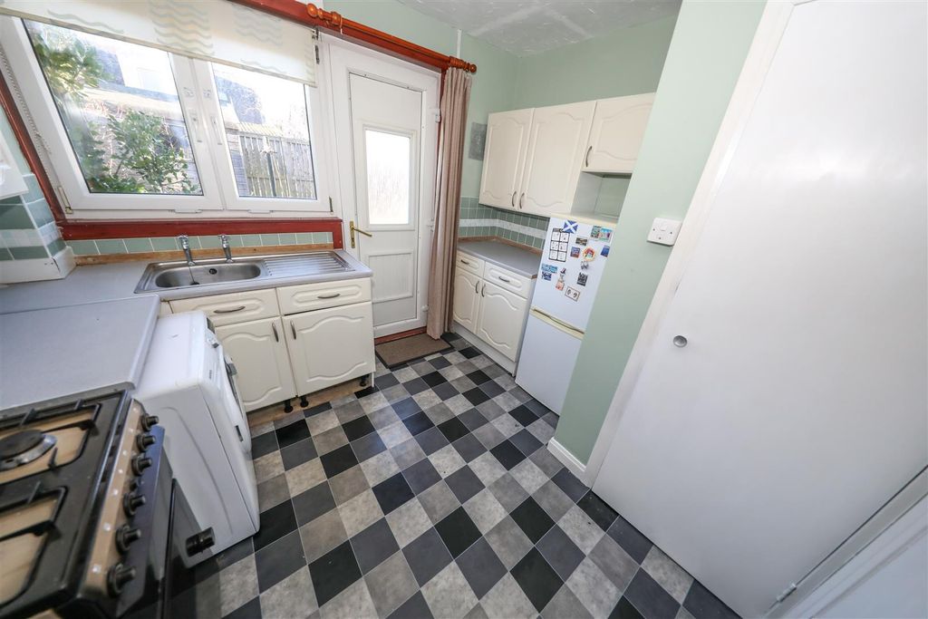 Property photo 3 of 16 D