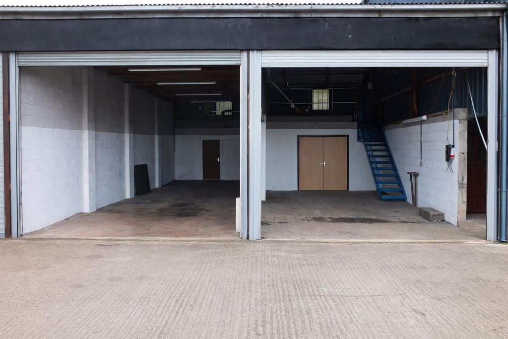 Property photo 2 of 4 Unit 3