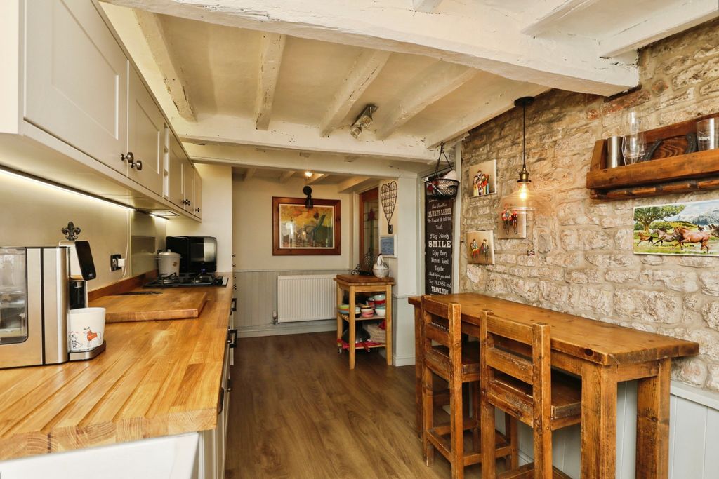 Property photo 3 of 15 Cottage Kitchen