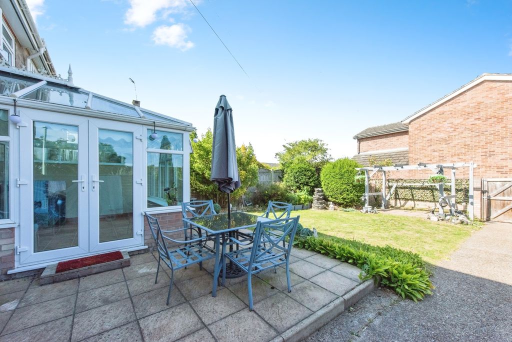 Property photo 2 of 17 Photo