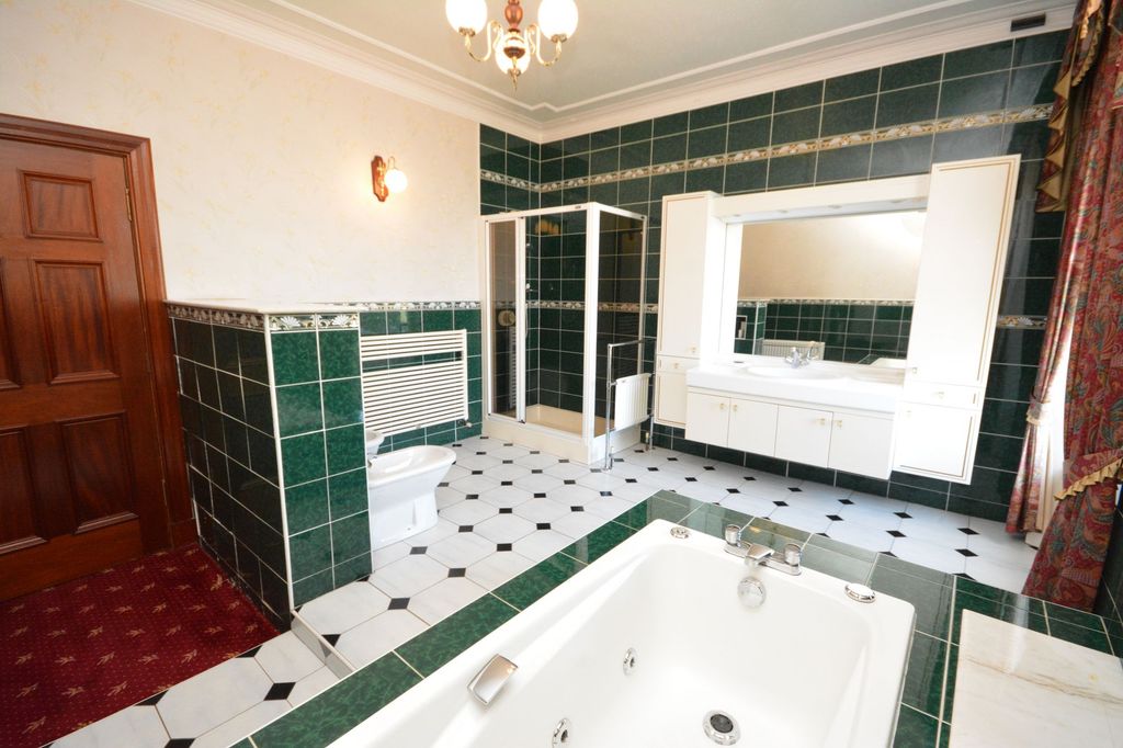 Property photo 3 of 36