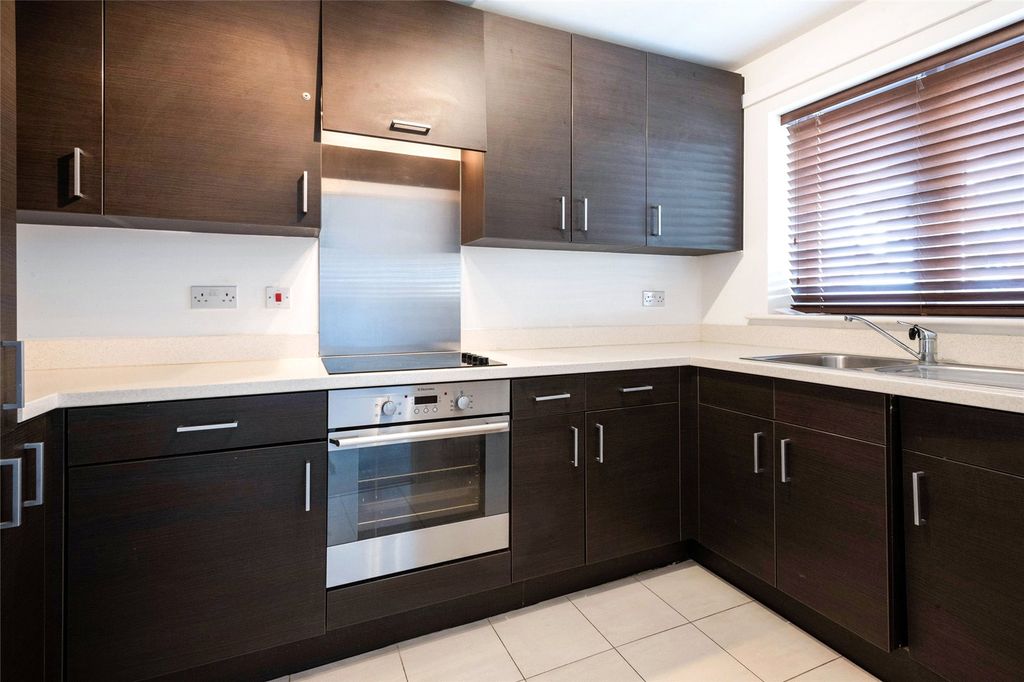 Property photo 2 of 8 Picture No. 10