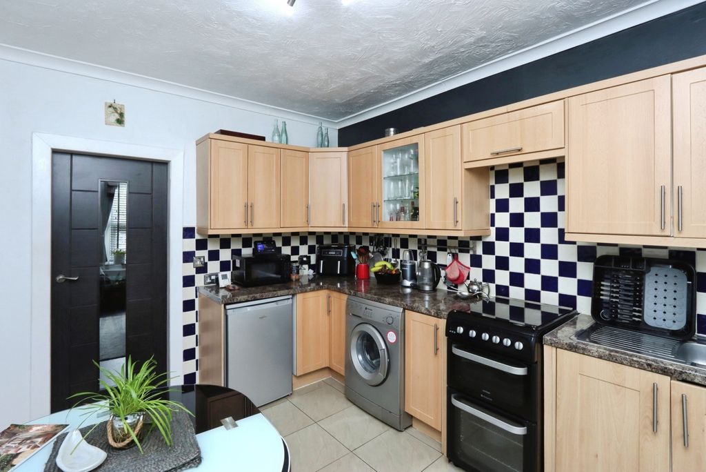 Property photo 2 of 17 Photo