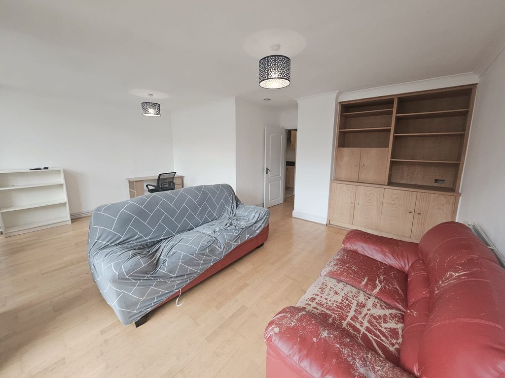 Property photo 3 of 12