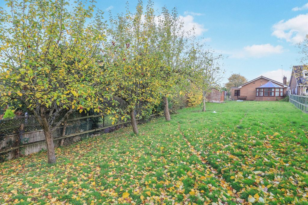 Property photo 2 of 17