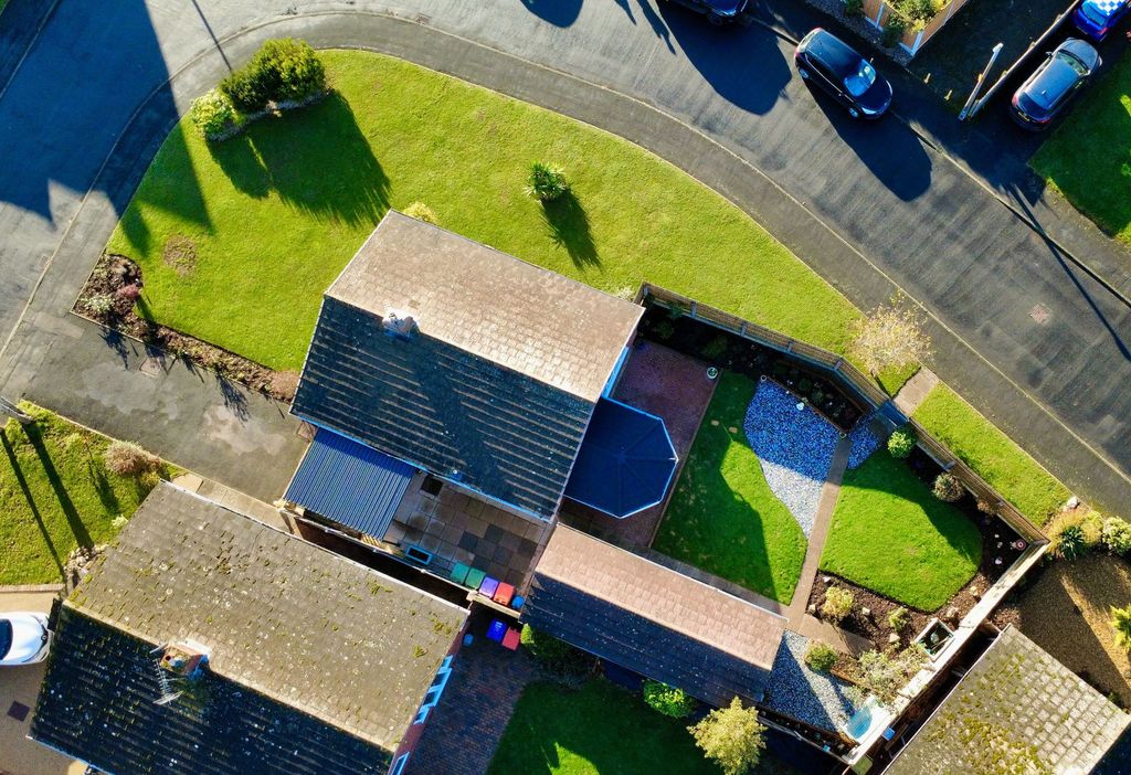 Property photo 3 of 28