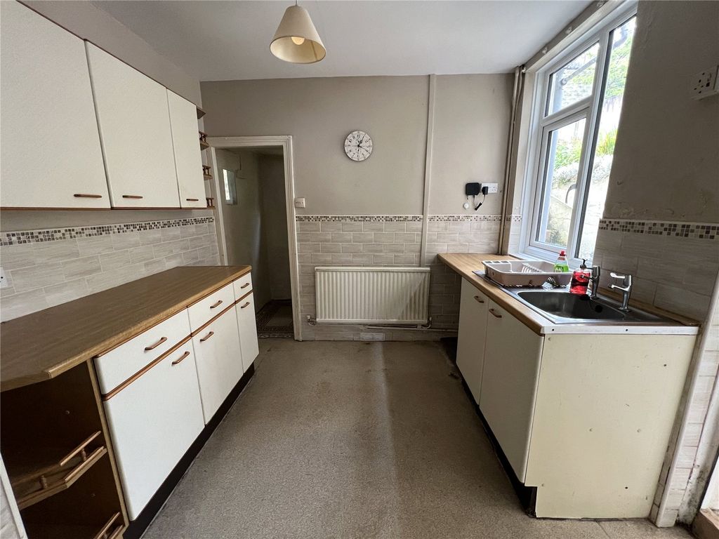 Property photo 3 of 16 Picture No. 11