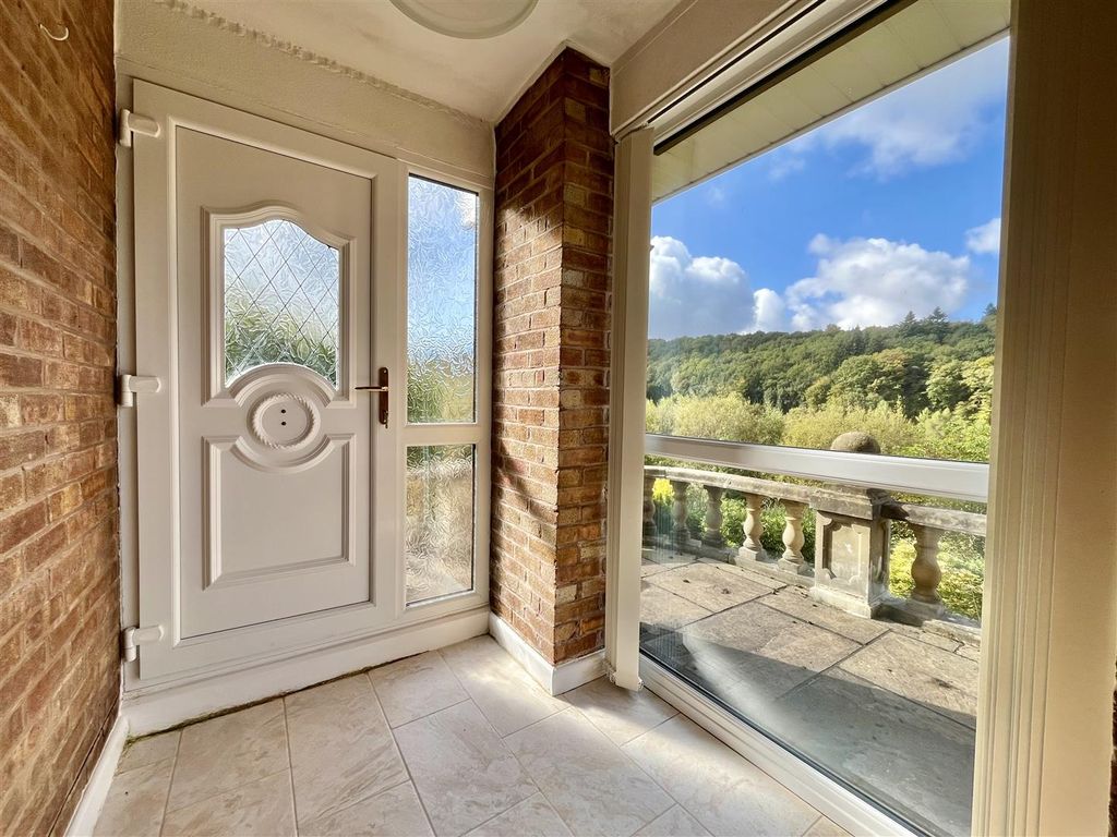 Property photo 2 of 40