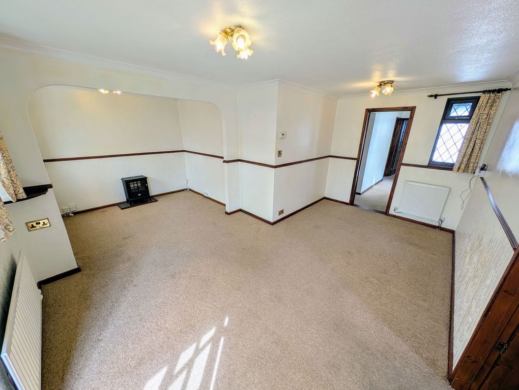 Property photo 2 of 32