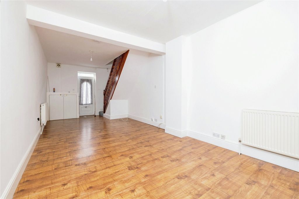 Property photo 3 of 17 Photography