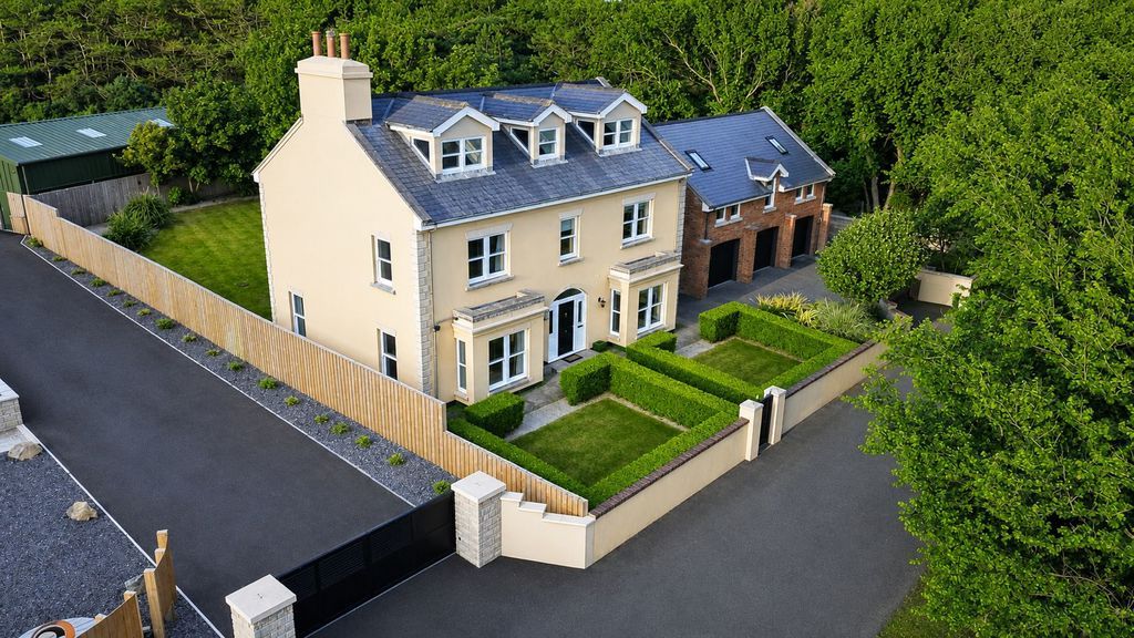 Property photo 1 of 47 Ballakinnag House