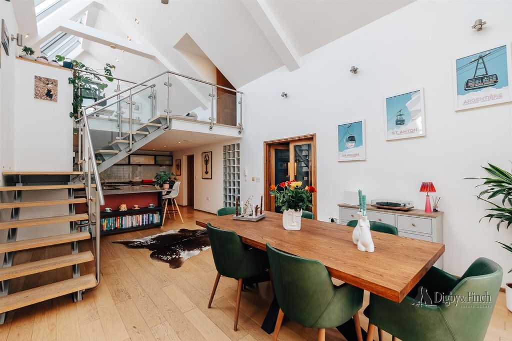 Property photo 3 of 47 9 Kirby Lane-22.Jpg