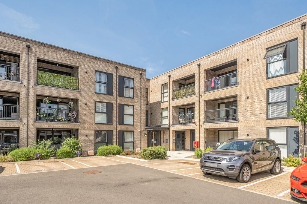 Property photo 1 of 20 1485183-13-6A47c7...