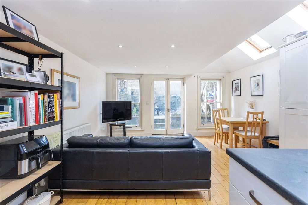 Property photo 3 of 17 Picture No. 13