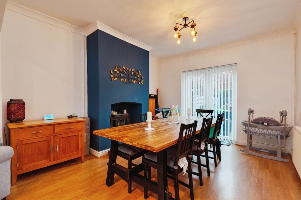 Property photo 3 of 19 Pbox-Img.Jpg