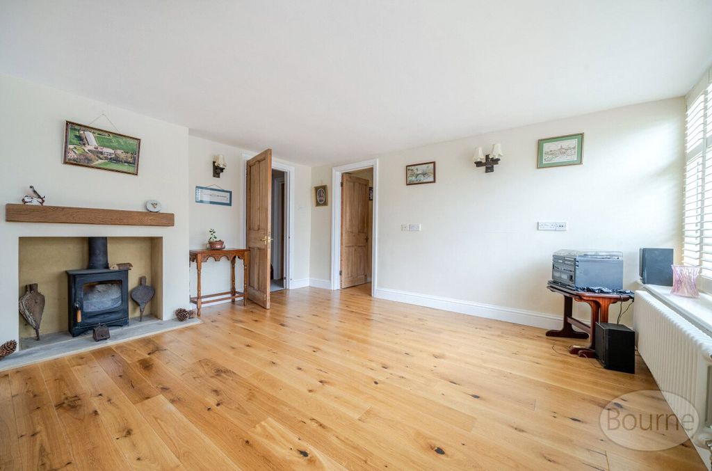 Property photo 2 of 19 Picture No. 27
