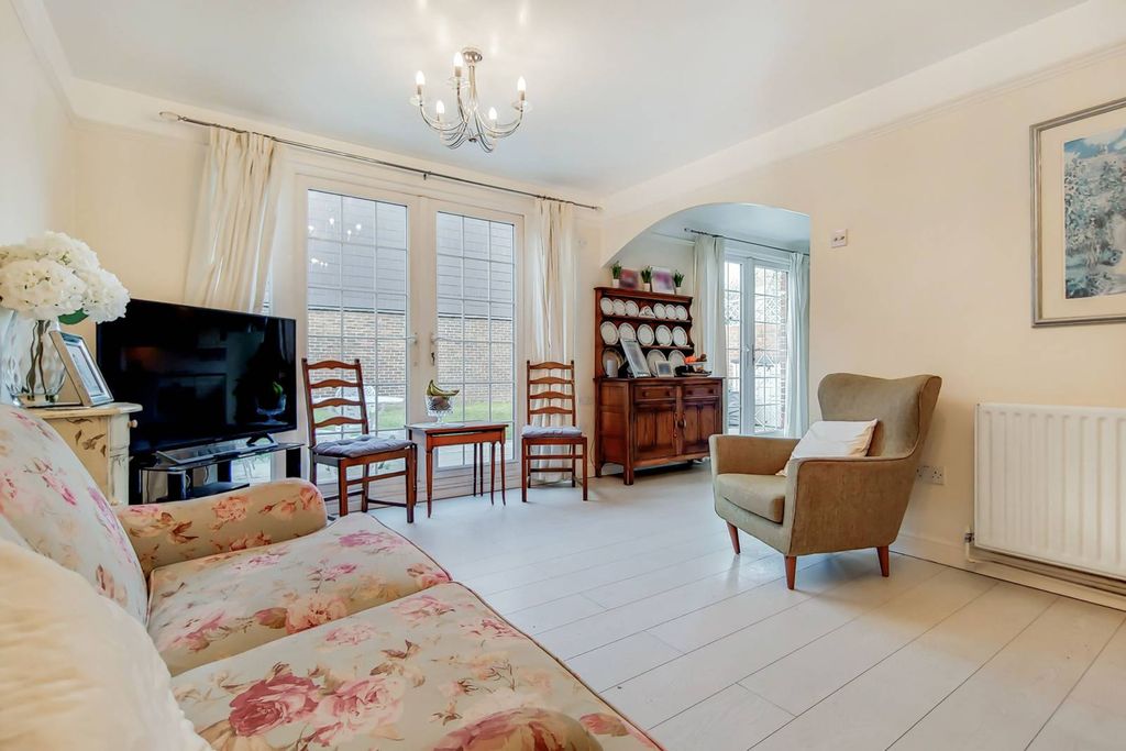 Property photo 2 of 14