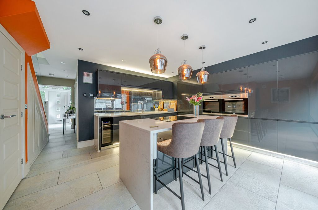 Property photo 2 of 34 Kitchen