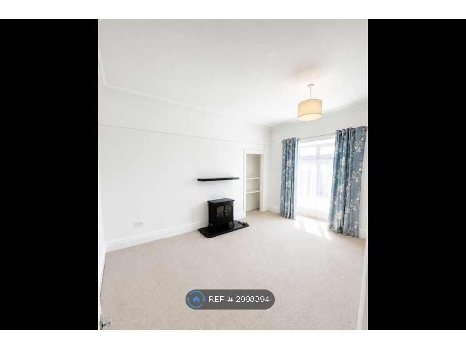 Property photo 3 of 11 Lounge With Fire