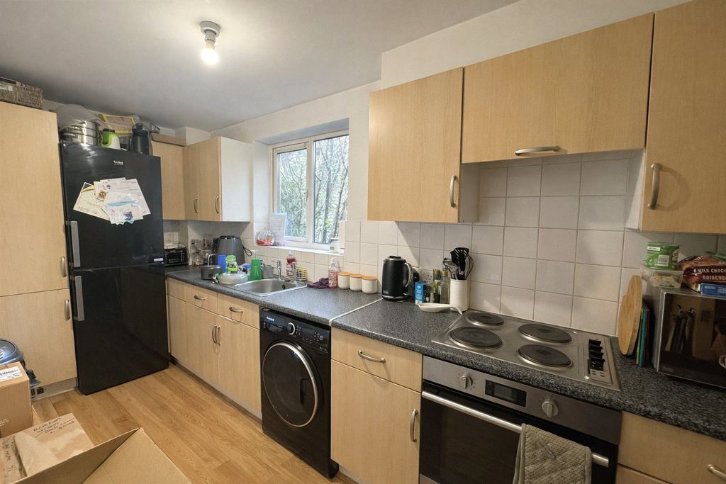 Property photo 3 of 7 Picture No. 30