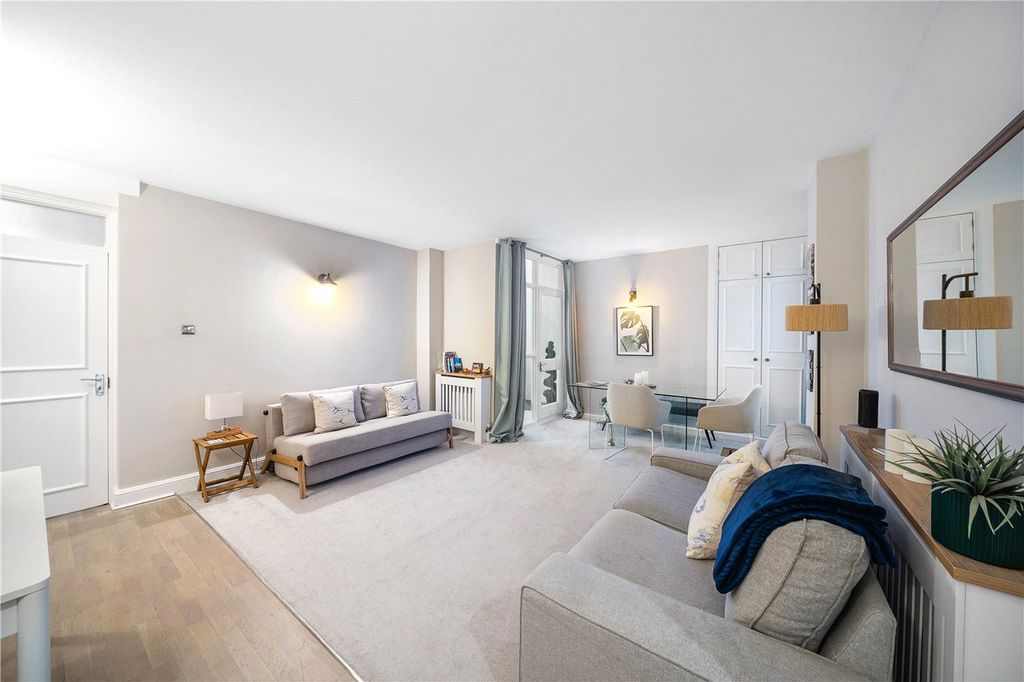 Property photo 2 of 18 Reception