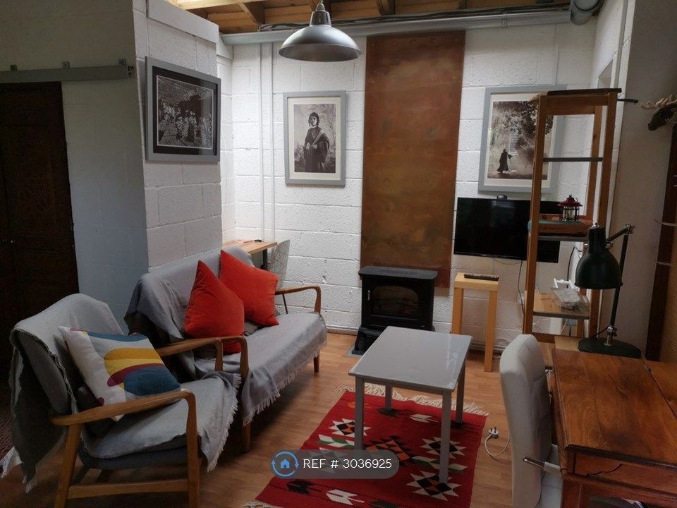 Property photo 3 of 10 Sitting-Living Tv