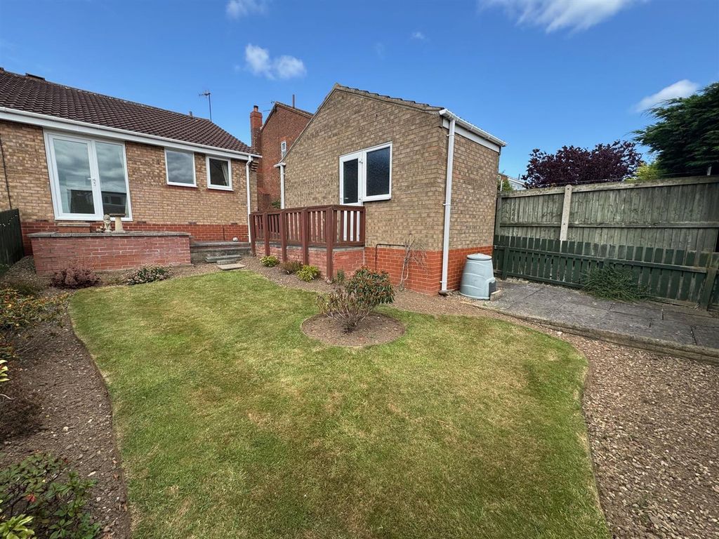 Property photo 3 of 18 Garden 2.Jpg