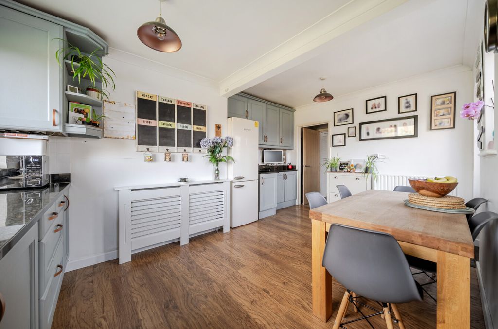 Property photo 3 of 18 1419243-20-699c4F...