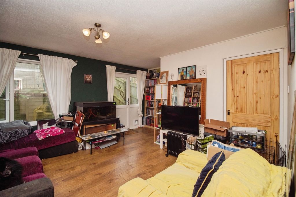 Property photo 2 of 13