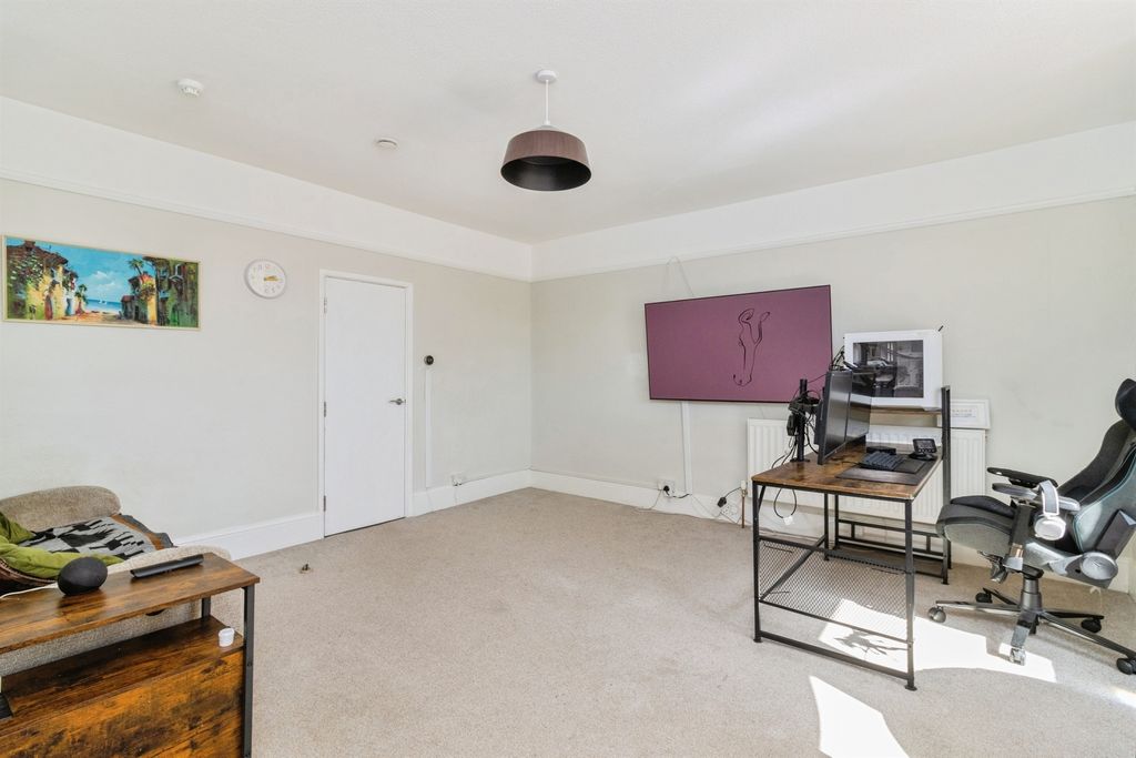 Property photo 3 of 24