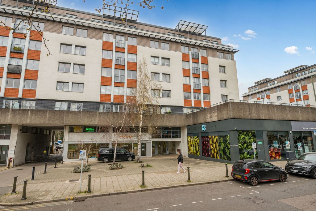 Property photo 1 of 17