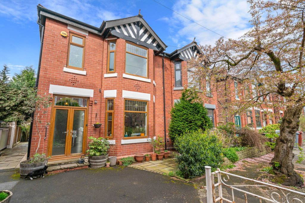 Property photo 2 of 24