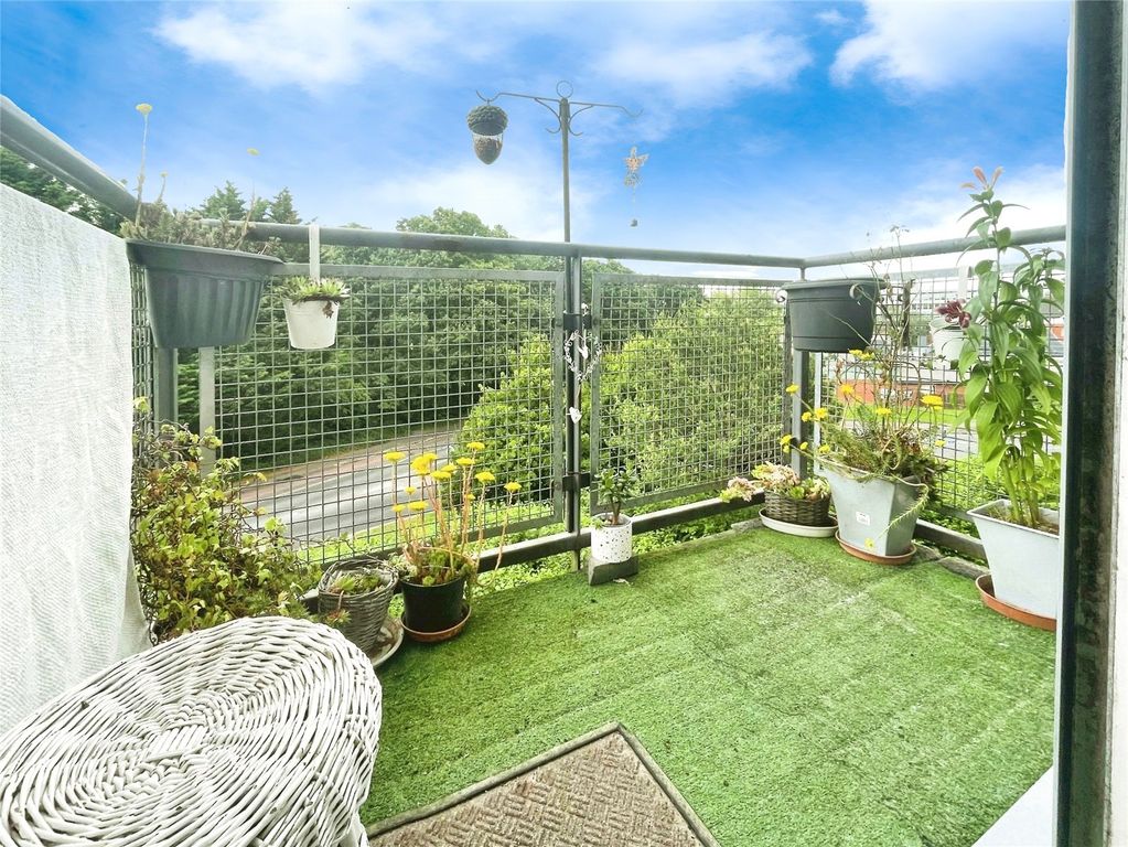 Property photo 3 of 22 Picture No. 09