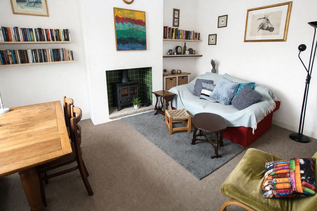 Property photo 2 of 12