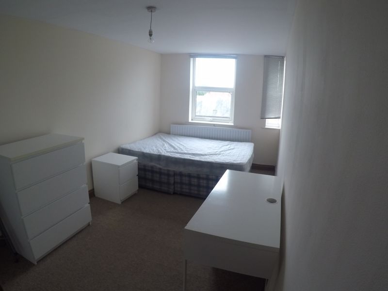 Additional image 9 of 6 bed flat to rentLawford Rise, Wimborne Road, Winton, Bournemouth BH9