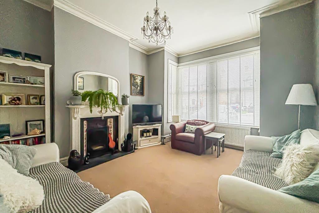 Property photo 2 of 18 Lounge