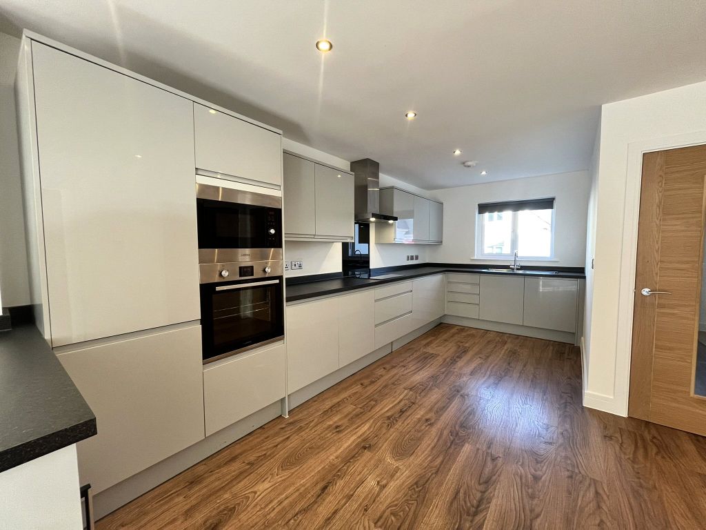 Property photo 2 of 18 Picture No. 04