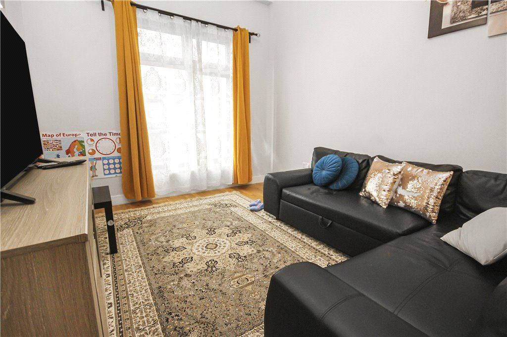 Property photo 3 of 6 Living Room